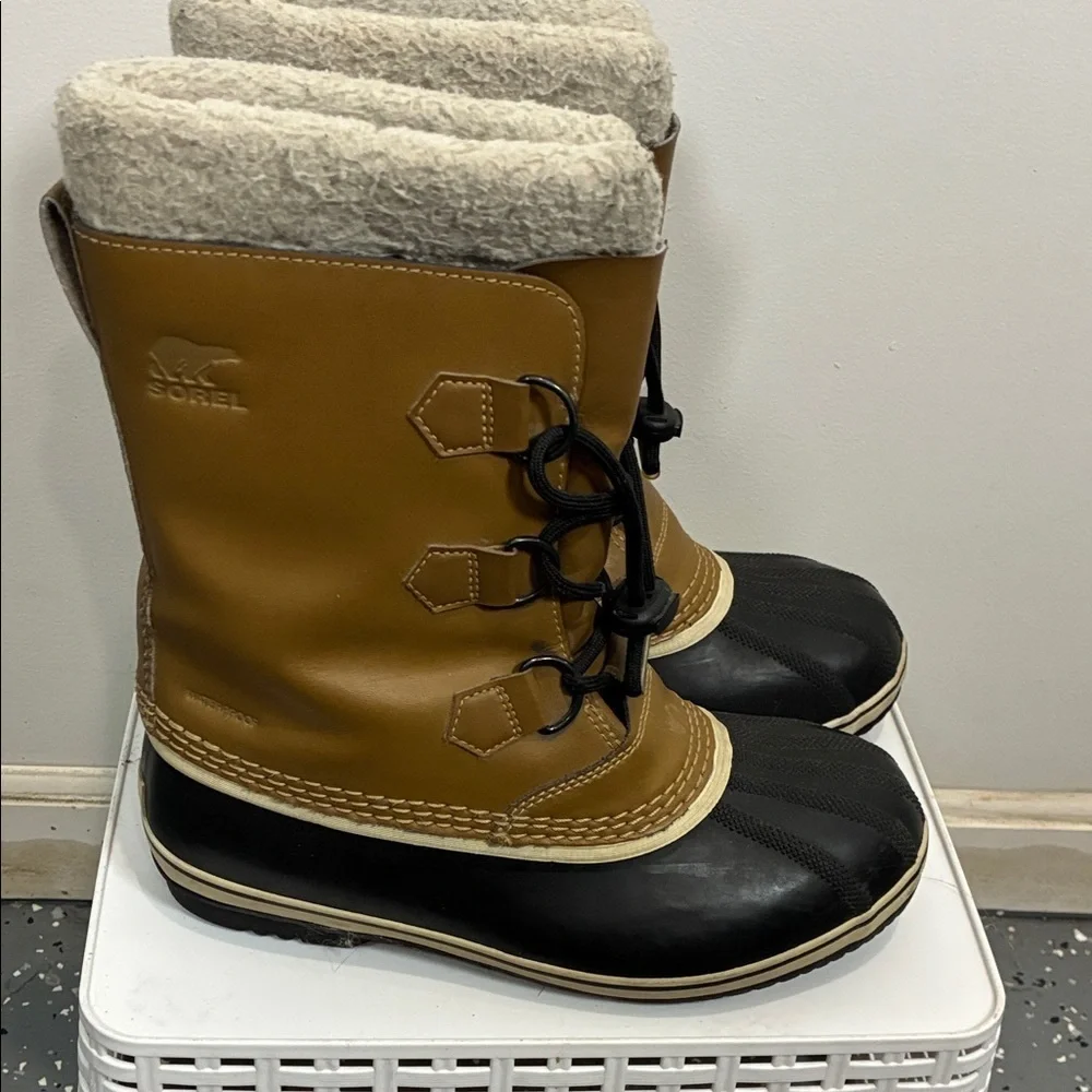 Sorel Tan and Black Insulated Boots
